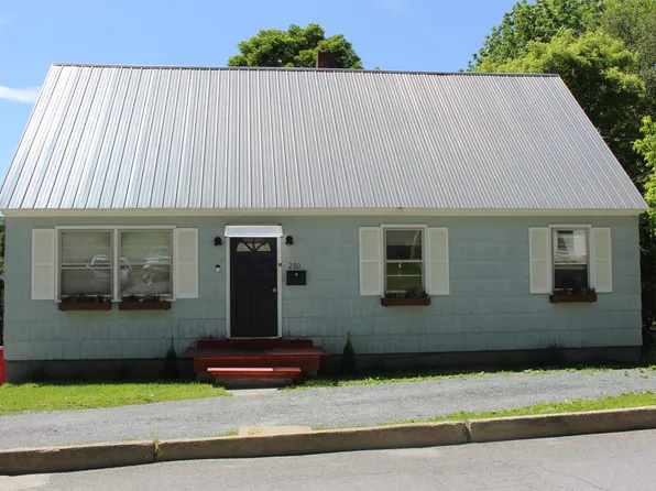 280 Caledonia Street, St. Johnsbury, VT 05819