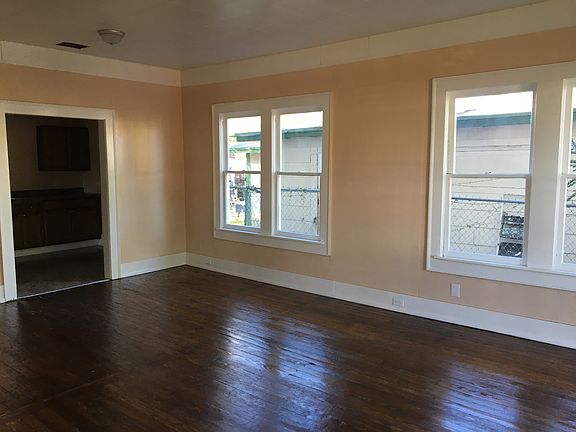 2nd image of 912 Sacramento