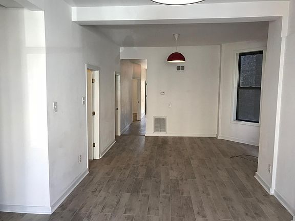 5th image of 1509 N Rockwell St APT 1F