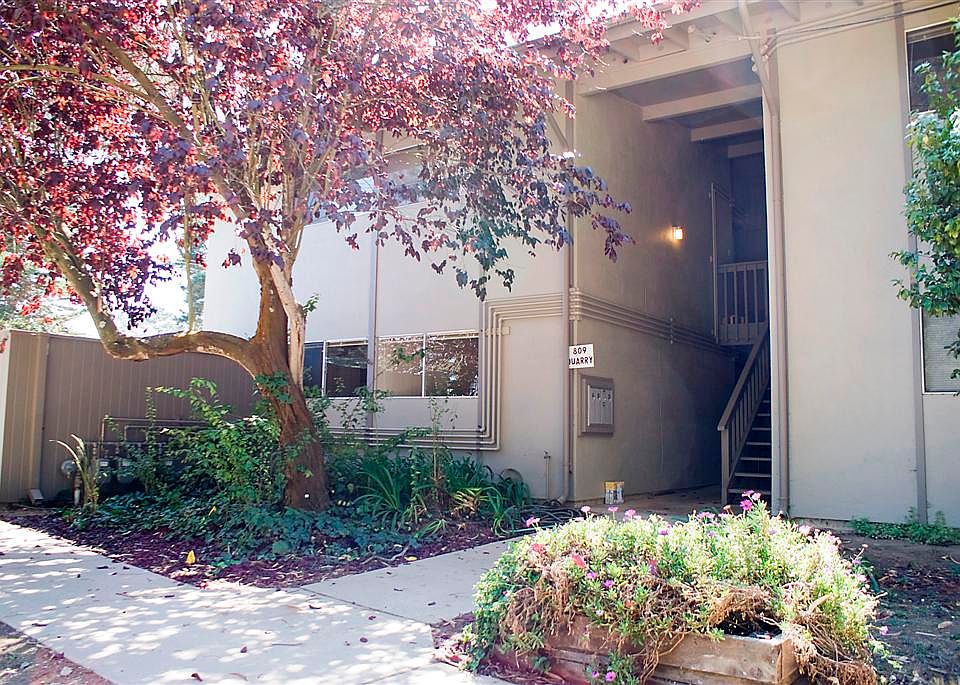 1st image of 809 Fernandez St #A