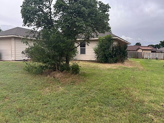 2nd image of 3105 Forestridge Dr