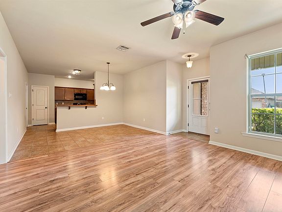 3rd image of 11394 Ashwood Ct
