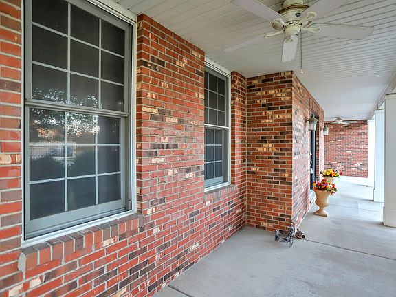 5th image of 13453 Blackstone Ln