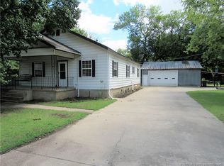 230 N Theodore Ave, Bartlesville, OK 74003