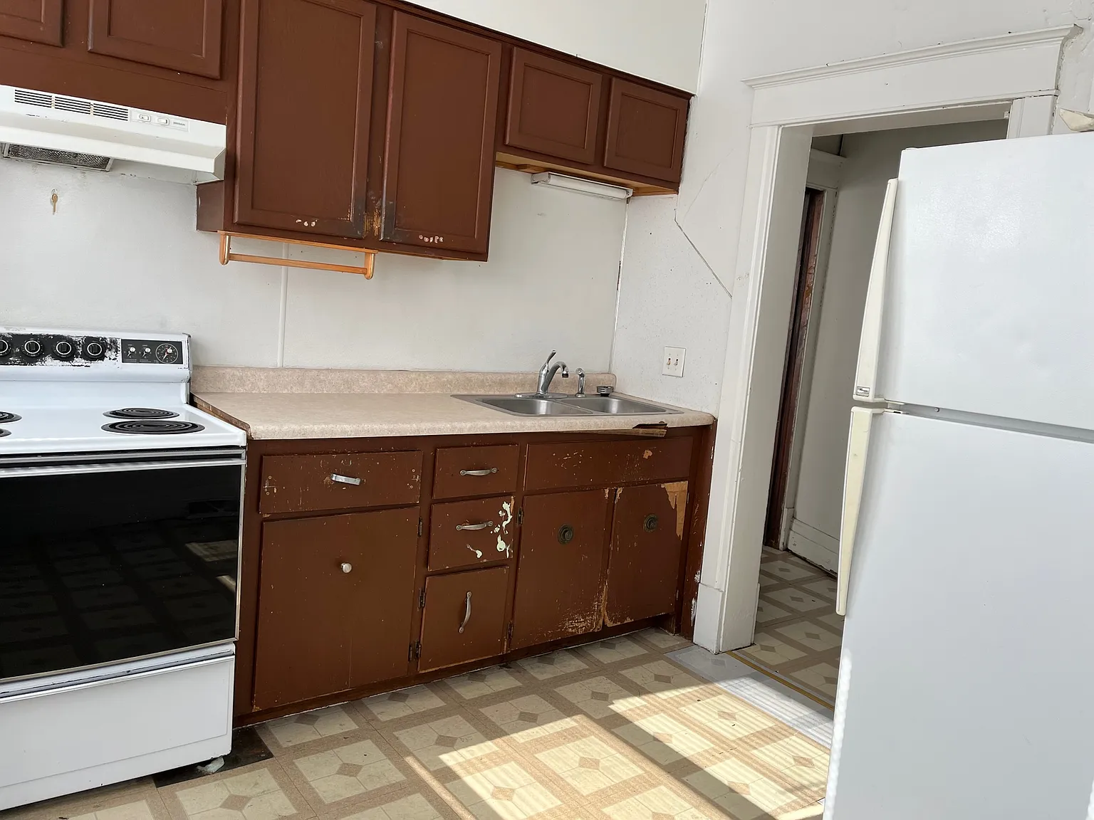 731 W 3rd St — Photo 2
