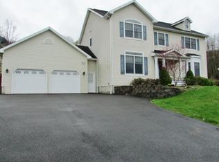 105 Red Fox Run, Vestal, NY 13850