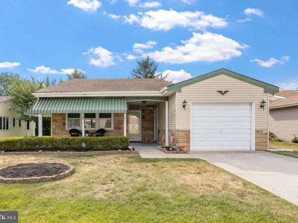 101 Huntington Dr, Southampton, NJ 08088