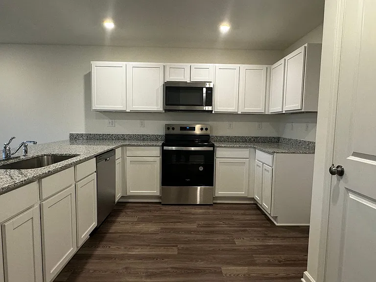 249 Isabella Way — Photo 17
