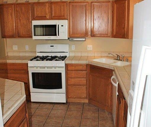5th image of 12 Estates Ave