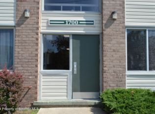 1708 Summit Pointe Dr, Scranton, PA 18508