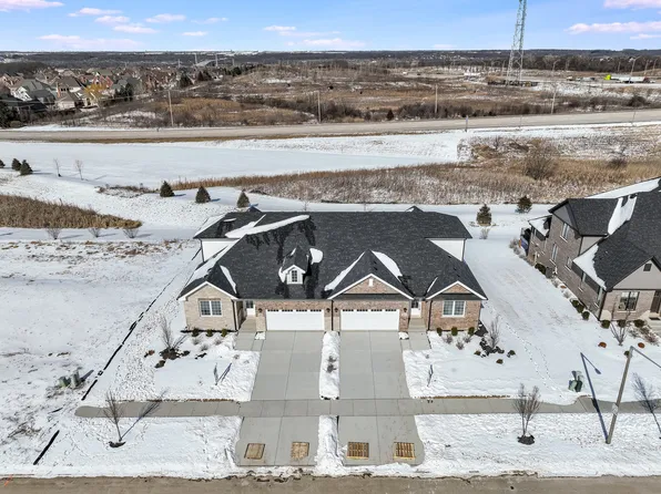 16531 Kayla Dr, Lemont, IL 60439