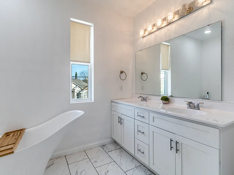 3121 Rutz St — Photo 17