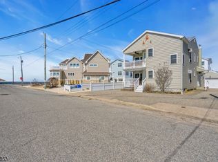 287 16th St, Beach Haven, NJ 08008