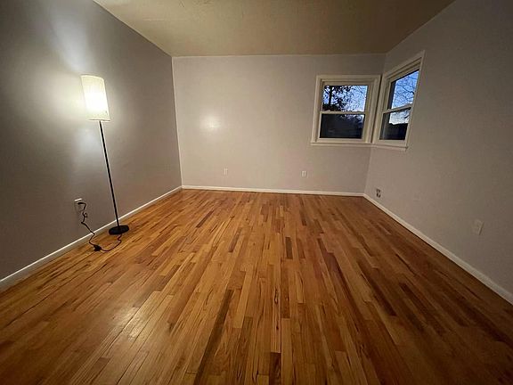 4th image of 24 Notre Dame Ave Floor 1