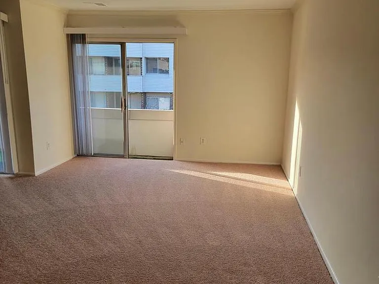 10206 Prince Pl — Photo 2