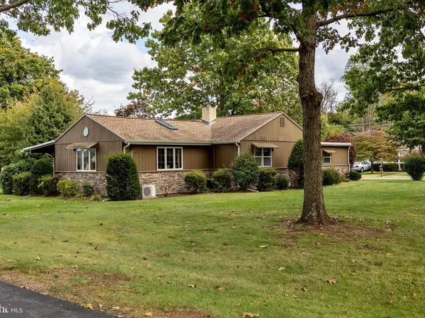132 Swiftwater Ln, Leesport, PA 19533