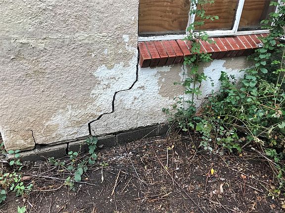 3rd image of 3415 W Ford Pl