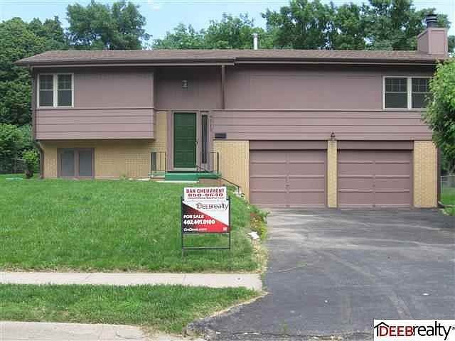 1st image of 9712 Manderson St
