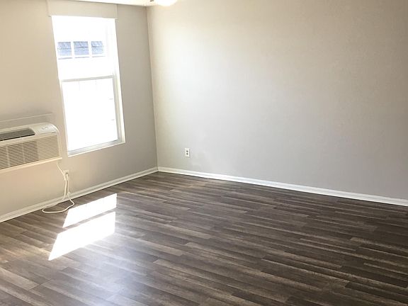 4th image of 840 N 4th Ave