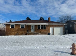 697 Wesley Ave, Youngstown, OH