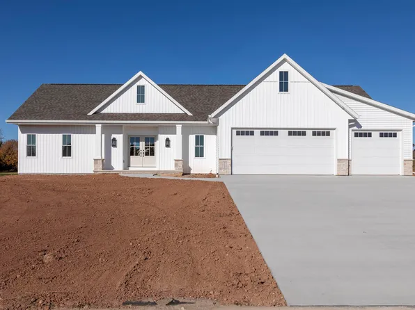 W7254 Moonlight Dr, Greenville, WI 54942