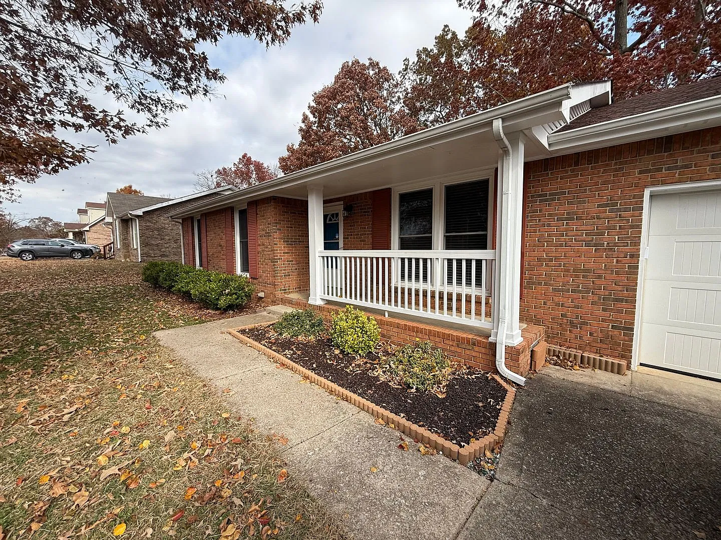 Charming 3 Bedroom, 1.5 Bath Ranch-Style Home — Photo 3