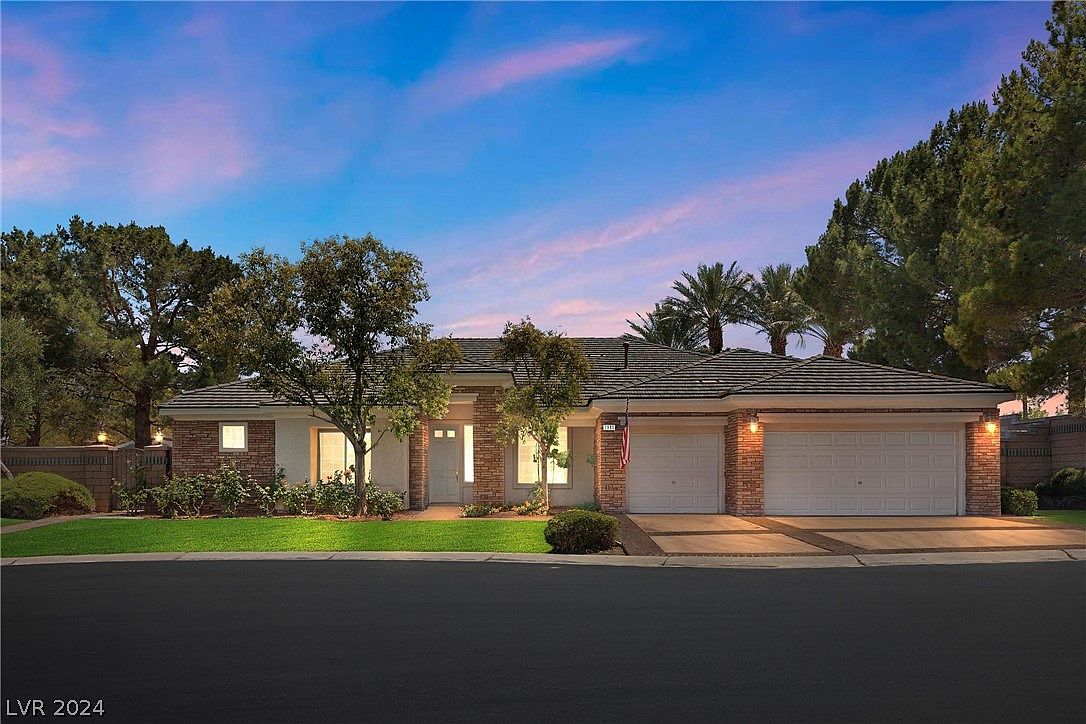 7995 Lands End Ave, Las Vegas, NV 89117 | Zillow