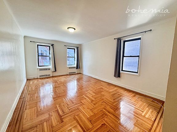4th image of 312 E 21st St APT 3J