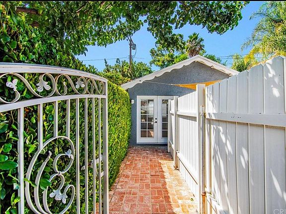 4th image of 21308 Velicata St #21308