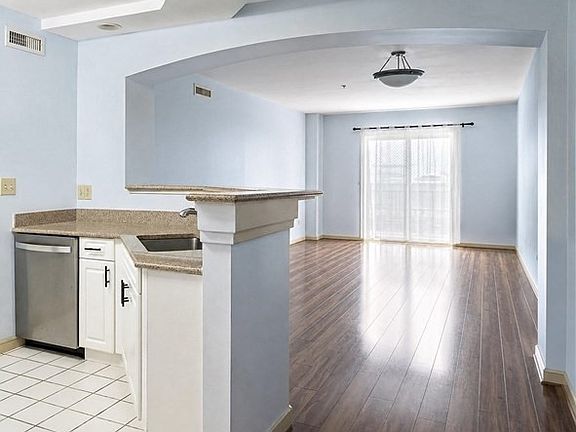 5th image of 175 Cottage St APT 515
