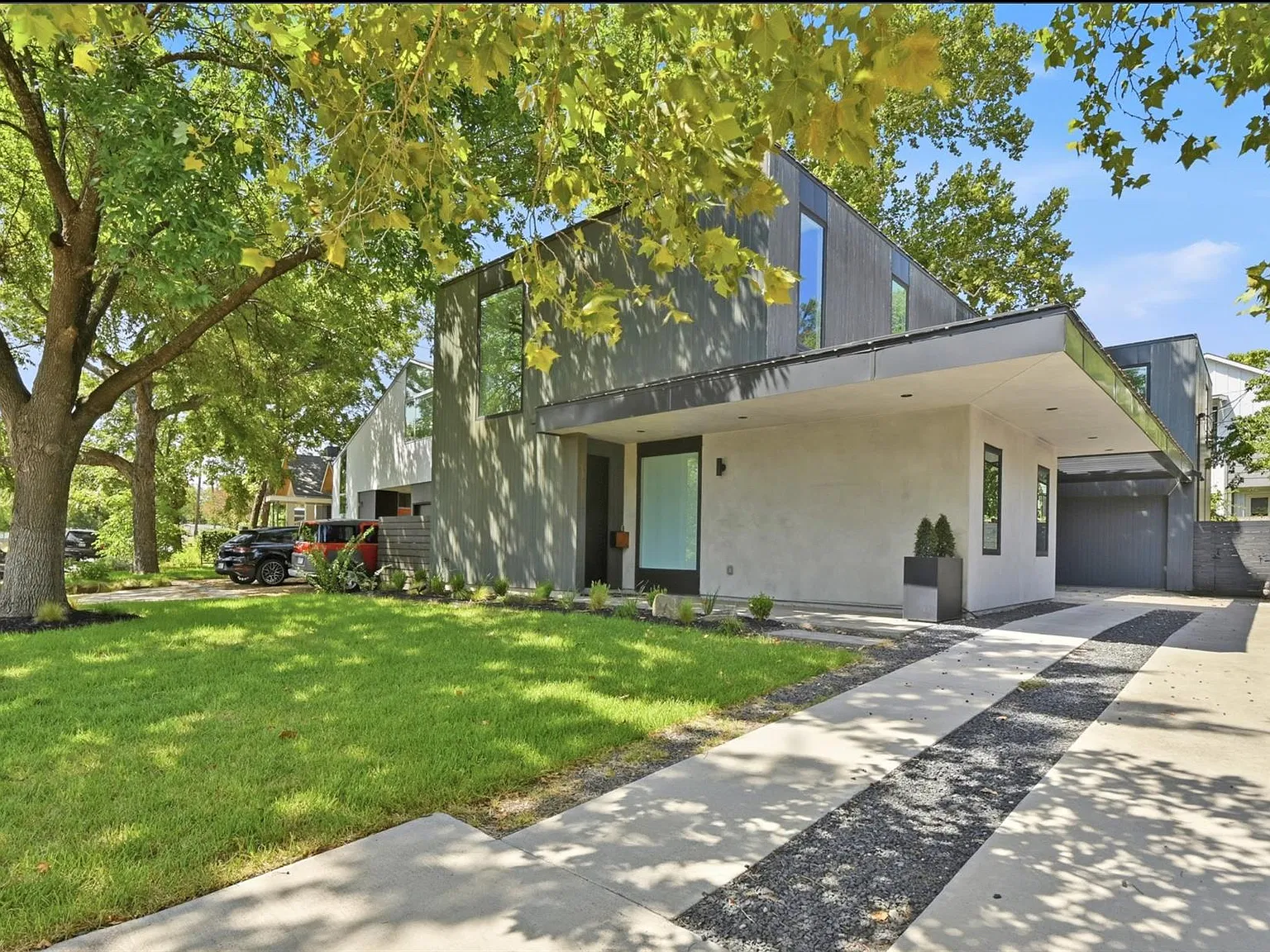 3 bed, 3.0 bath, 2450 sqft, $6,500 — Photo 2