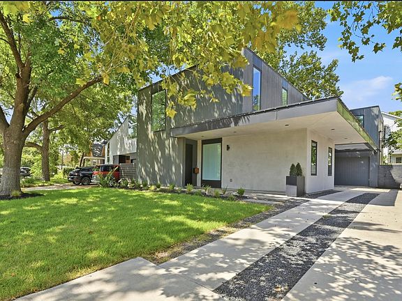 2nd image of 3004 Fontana Dr