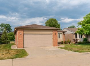 30354 Madison Ave #42, Warren, MI 48093