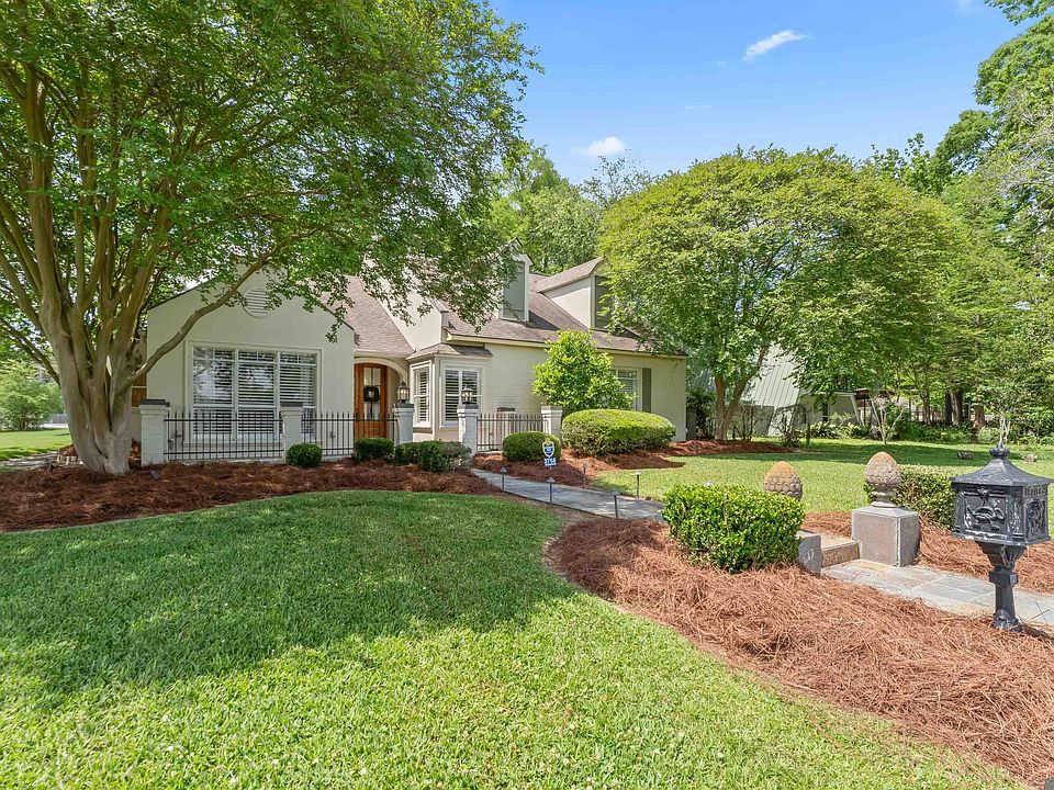 1st image of 2768 Brentwood Dr
