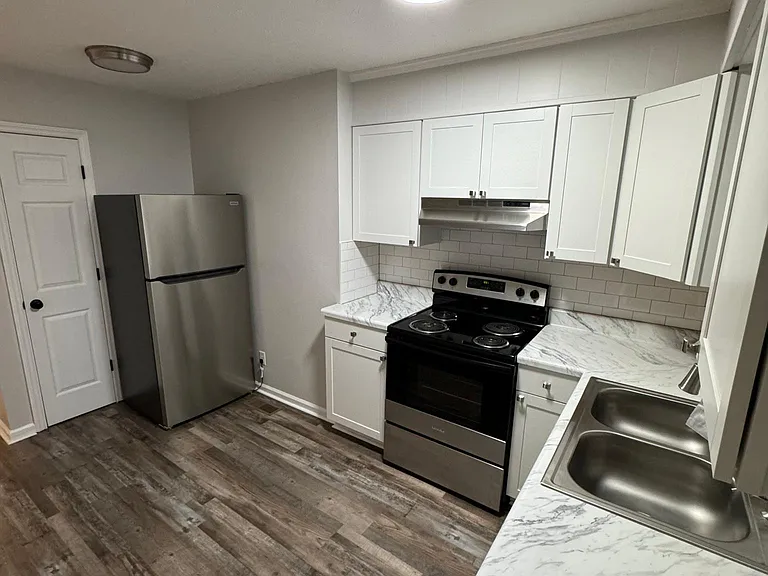 93 Bayberry Dr #A — Photo 8