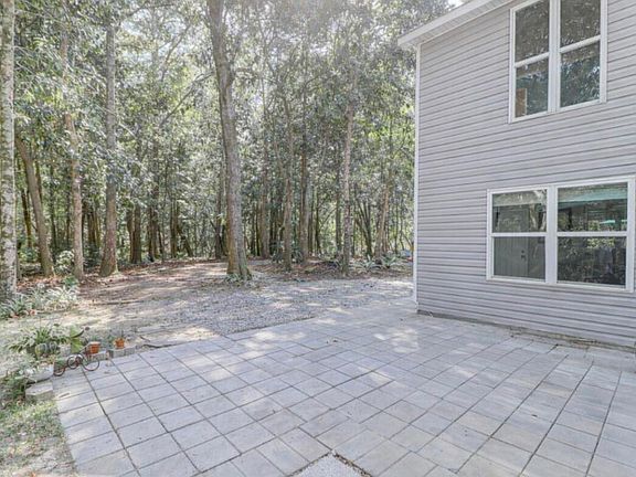 2nd image of 2961 Hut Rd
