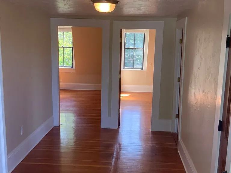 1006 W 12th Aly — Photo 3