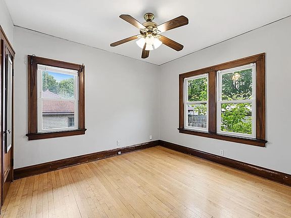 2nd image of 3309 S Springfield Ave #3309