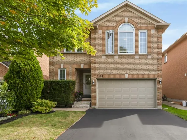 1194 Old Oak Dr, Oakville, ON L6M 3K7