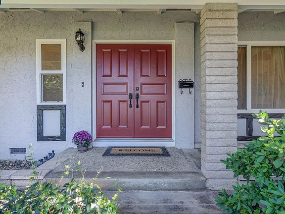 2nd image of 3776 Lindero Dr