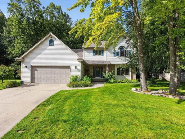 2617 Hearthstone Cir, Midland, MI 48642