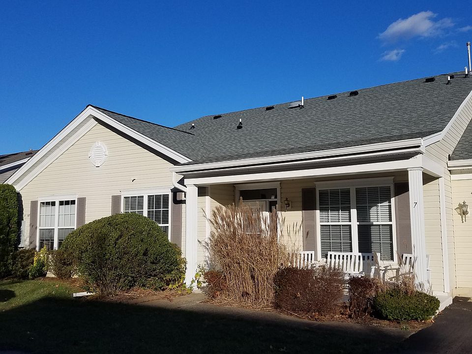 1st image of 7 Sunnylawn Ln