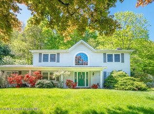 1 Crescent Ln, New Paltz, NY 12561