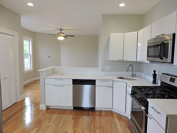 3rd image of 163 Hampshire St #5