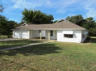 905 N Main St, Springtown, TX 76082