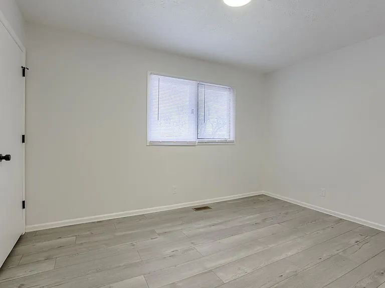 240 N 1st St #11 — Photo 13