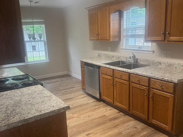 19 S Heathrow Dr NW — Photo 8