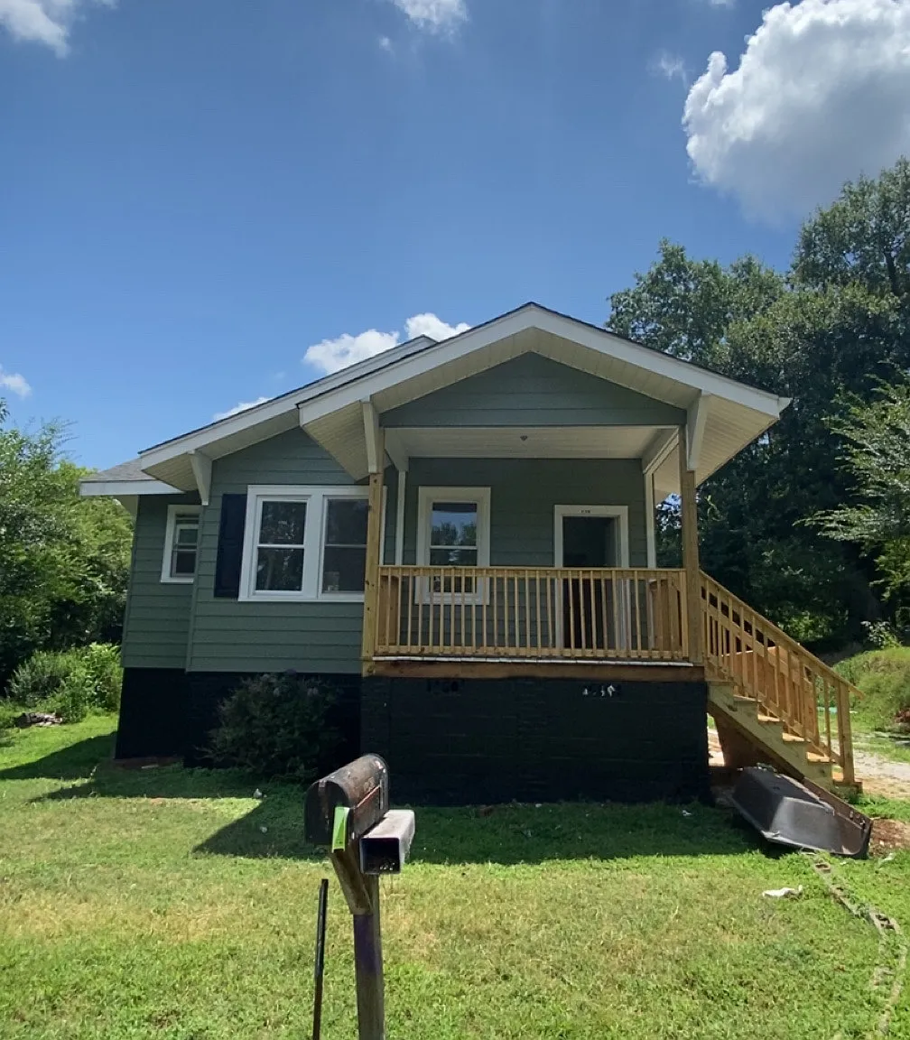 107 Hope Ave — Photo 1