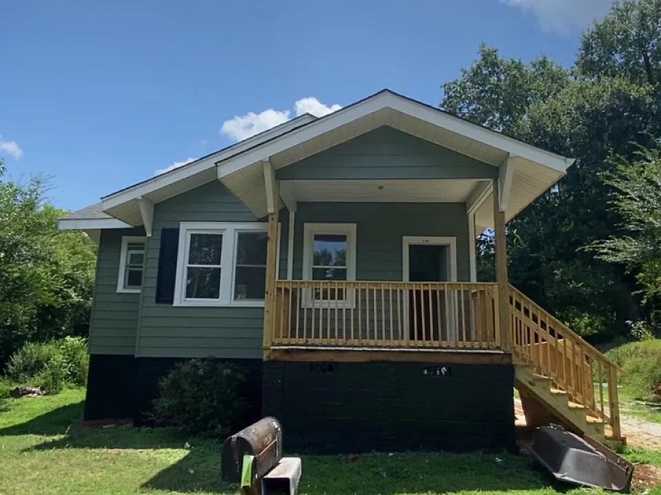 107 Hope Ave