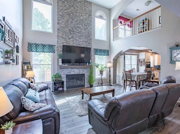 3524 5th St, East Moline, IL 61244